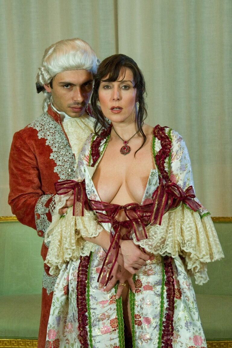 21P Madura sexy con grandes tetas Lydia St. Martin mama una polla antes del sexo