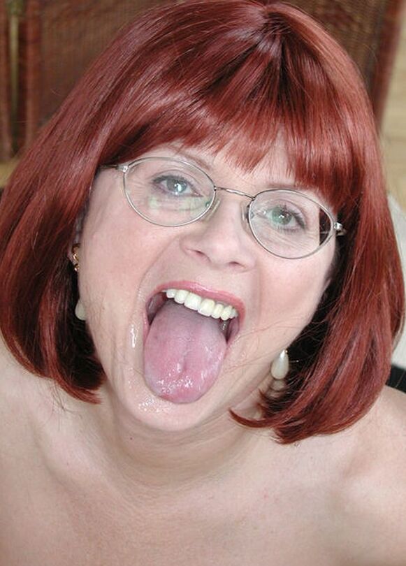 12P Older redhead has her pussy licked in nylons before sucking off a small cock