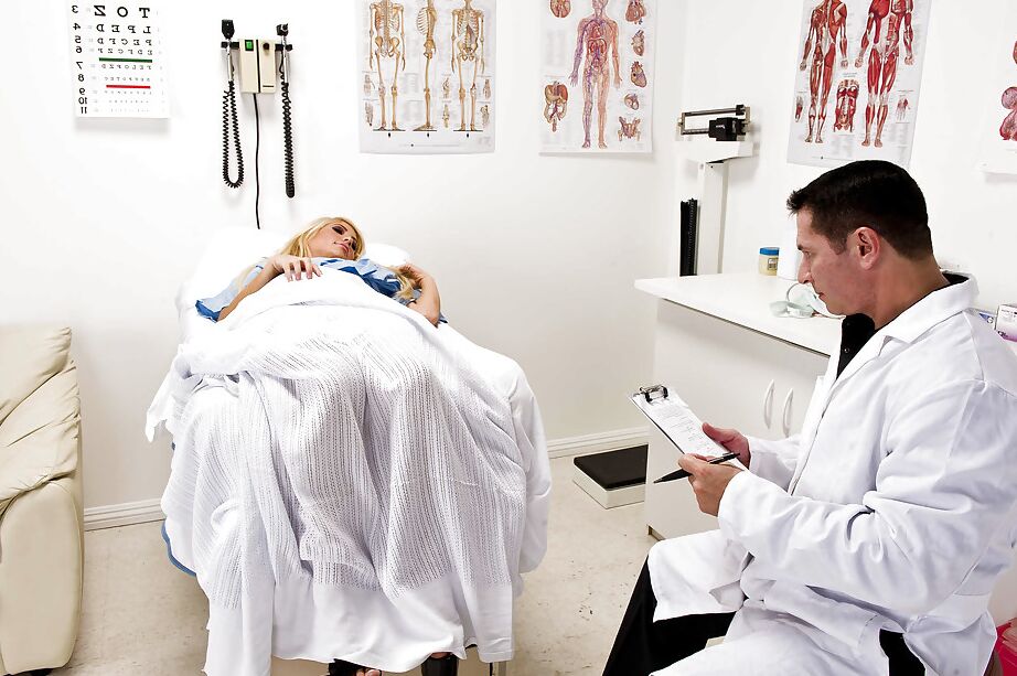 16P Reality beauty with an perfect ass Tasha Reing going through a doctor check