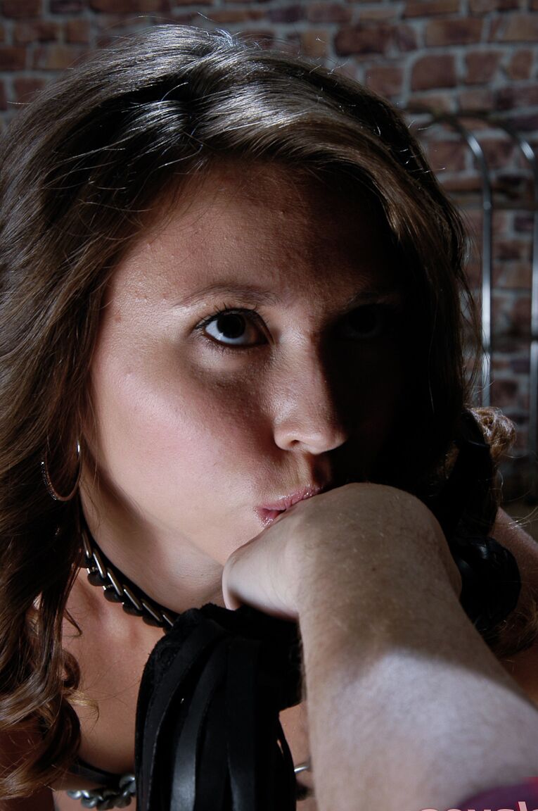 14P Escravos Apaixonados Morena BDSM