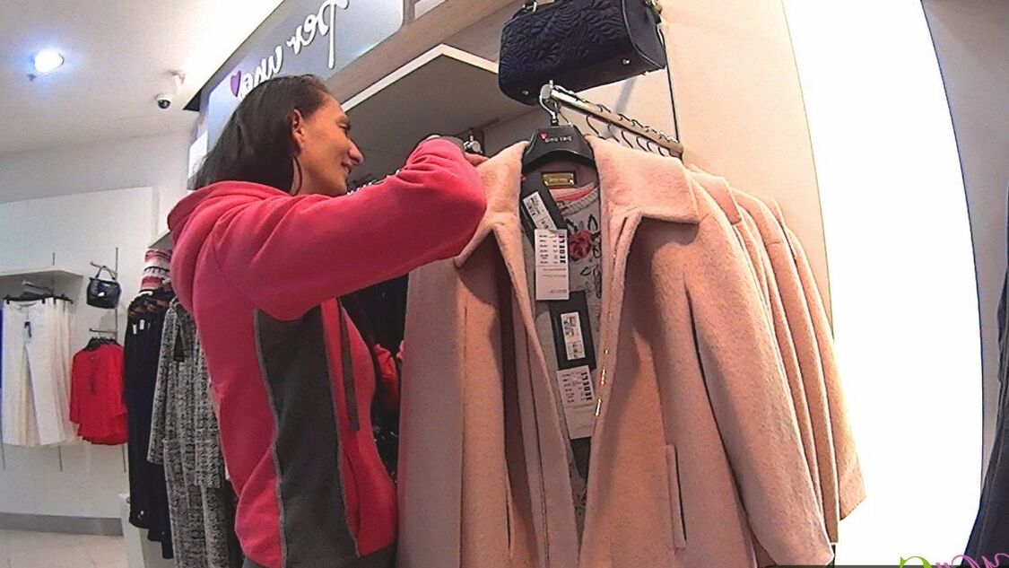 16P Mall Cuties Amadoras apanhadas em público
