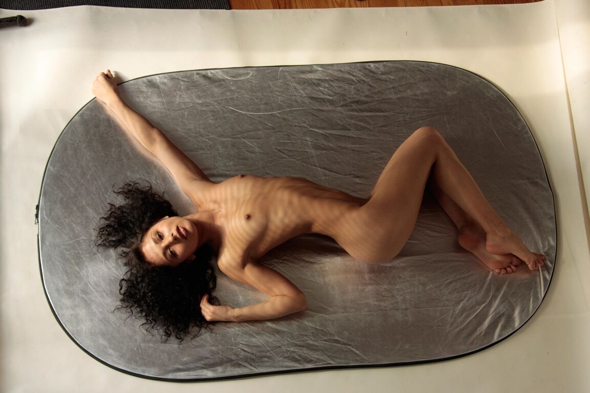 21P Déesse Nue Gloria A