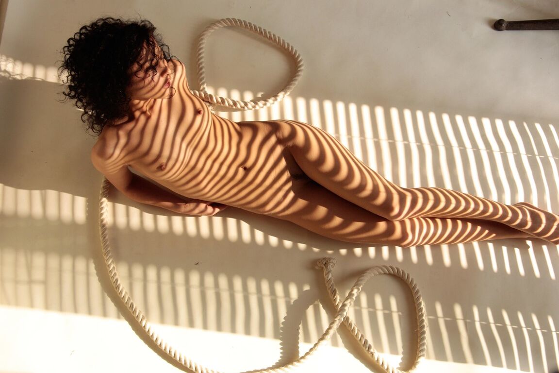 21P Déesse Nue Gloria A