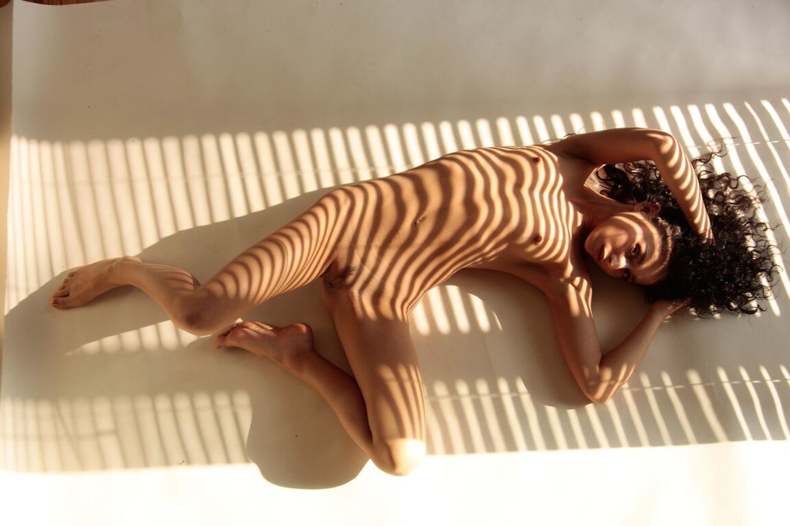 21P Déesse Nue Gloria A