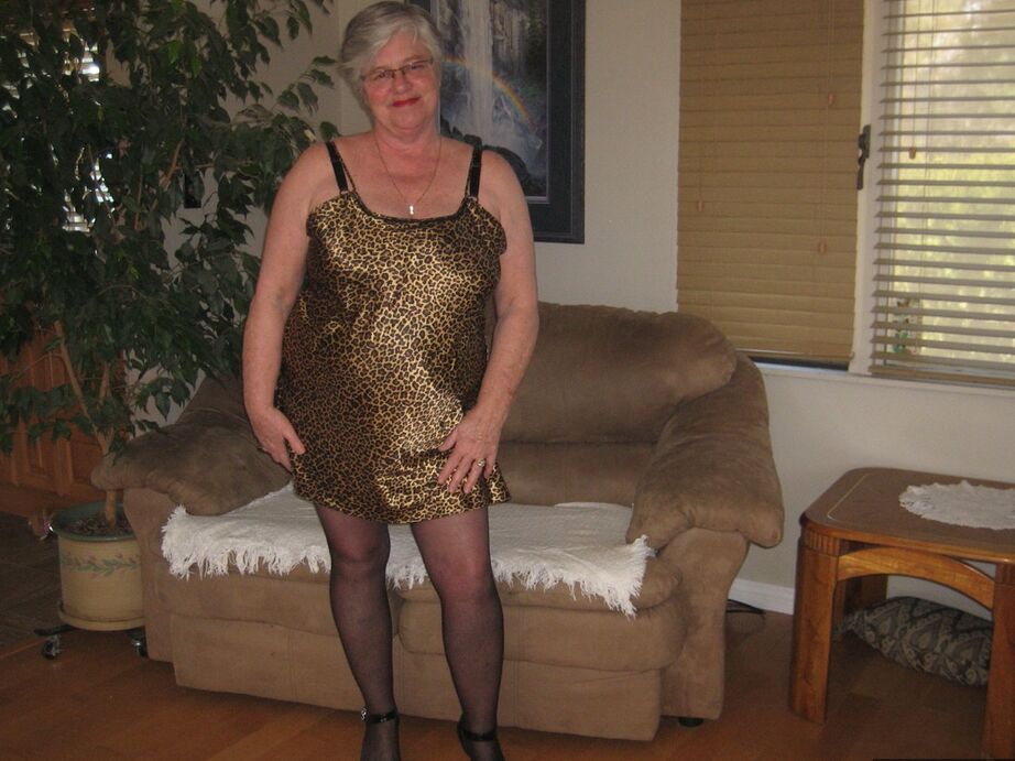 20P Old amateur Girdle Goddess uncovers her large breasts in hosiery and garters