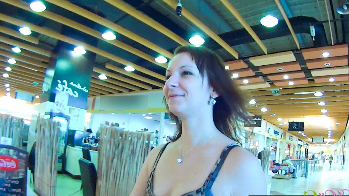 16P Public fucking with sexy amature girl on rails
