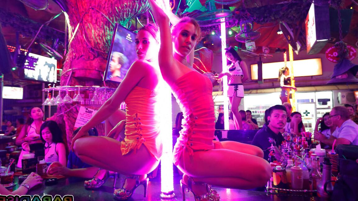12P Twin smoke show girlfriends dance at club and share steamy 3 way facial with