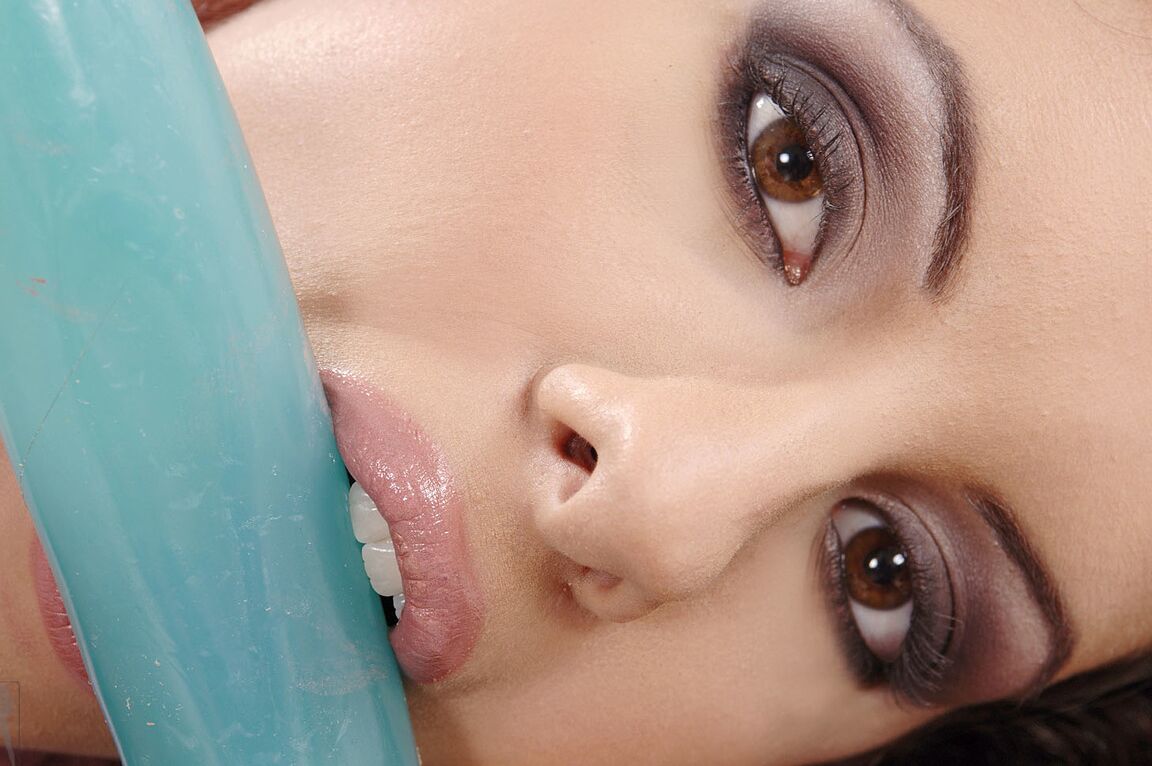 21P Mundo Pornô Leanna Doce