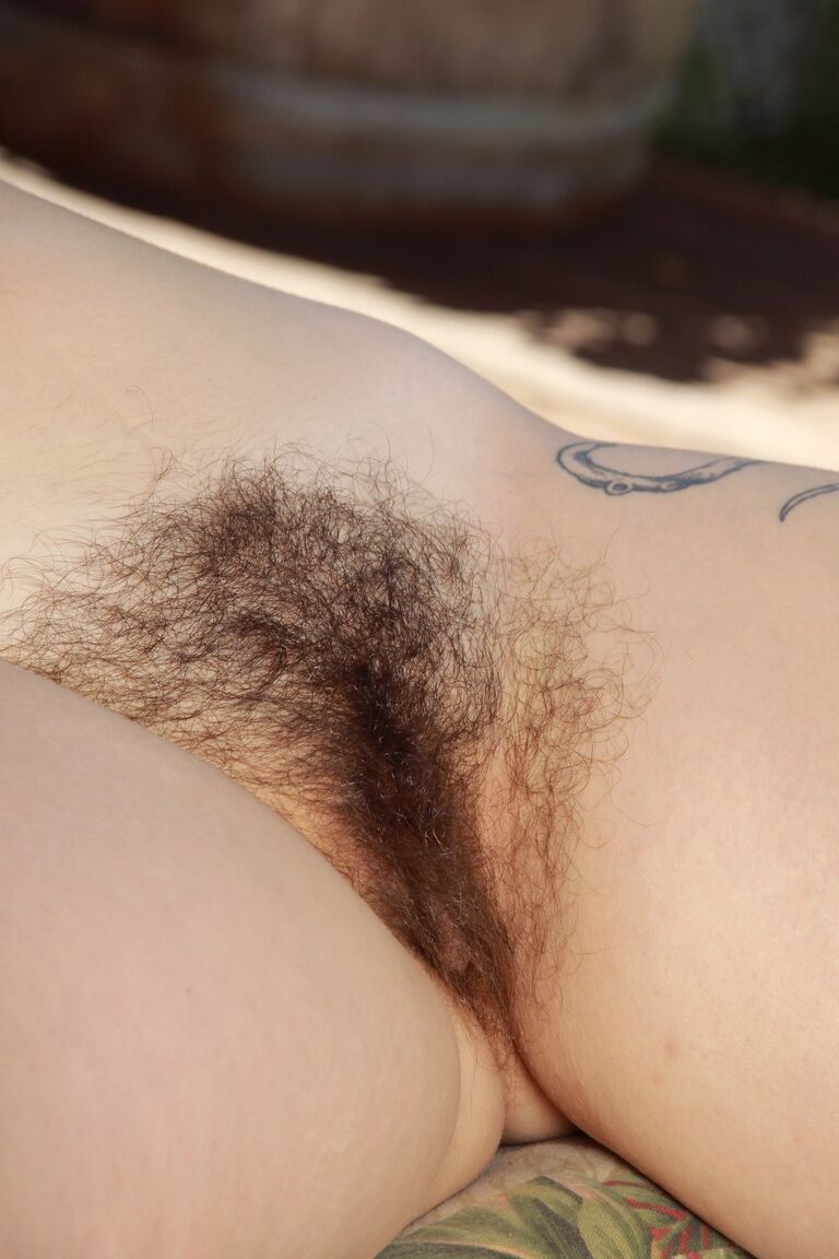 21P We Are Hairy Gwyneth