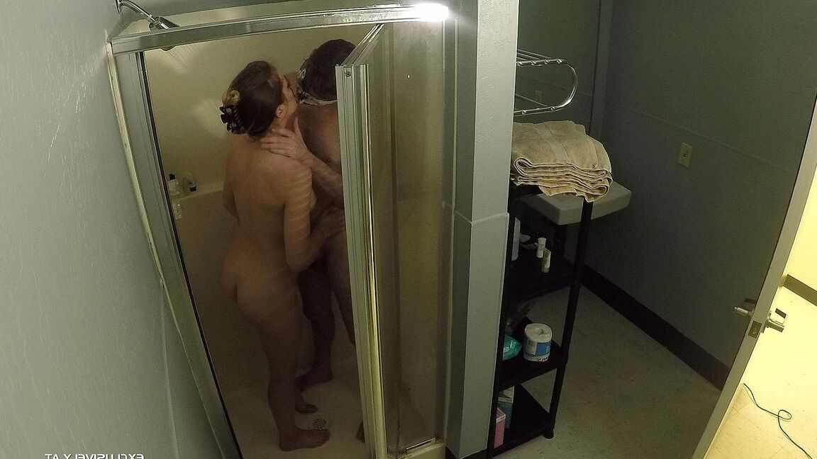 18P Slutty Kendra bekommt haarige Muschi Creampie
