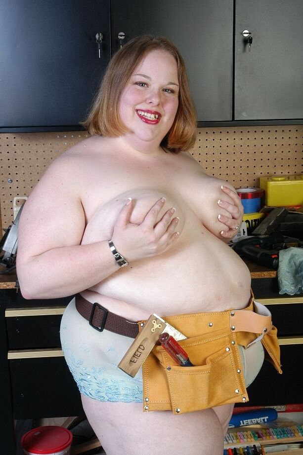 16P Mature with fat forms Shaela plays kinky in her live cam show