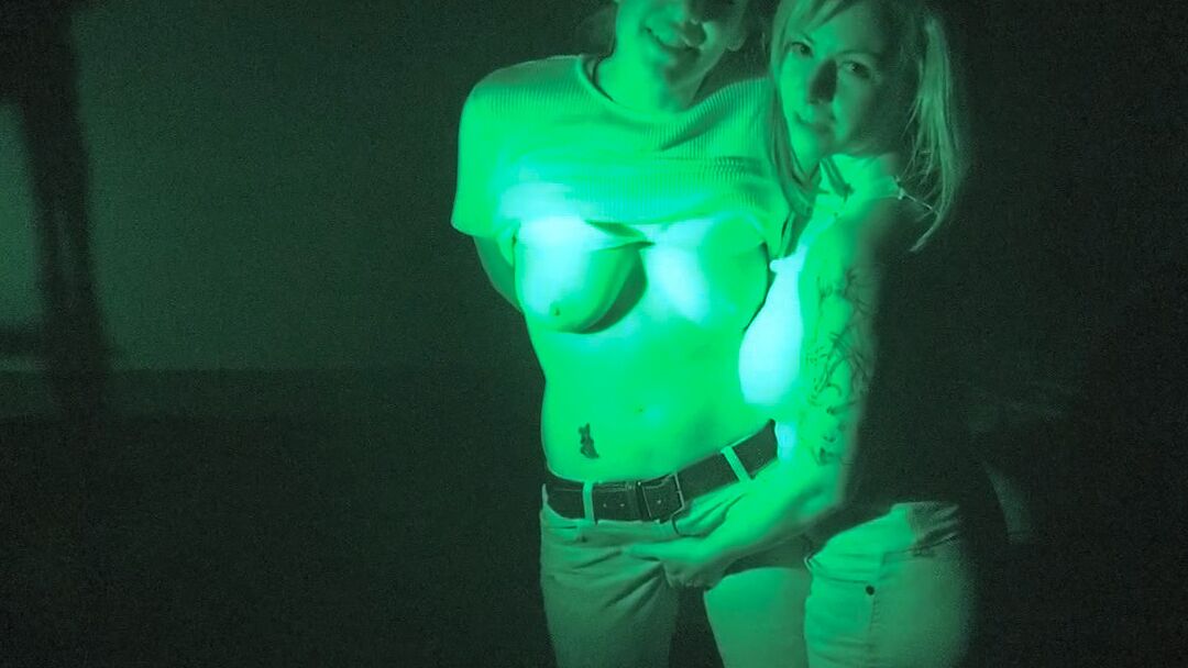 10P Sexe de groupe incroyable avec les filles chaudes et aux gros seins Jade Marxxx et Kylie Ireland