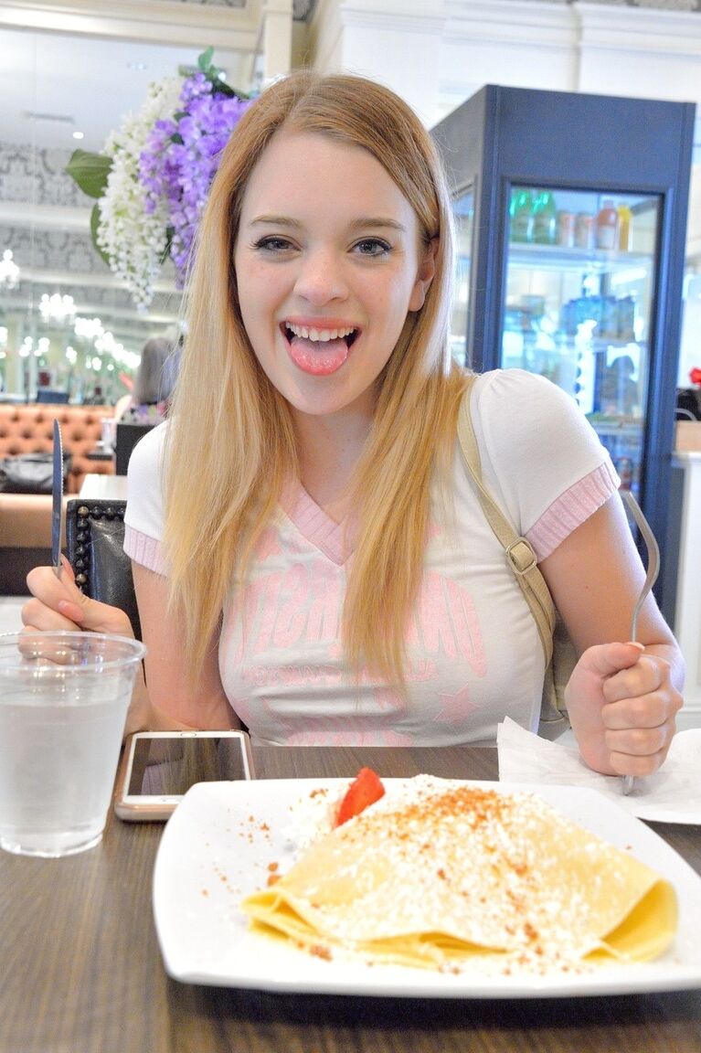 21P Mesmerizing babe Winter pleases herself with long dildo after coming back home