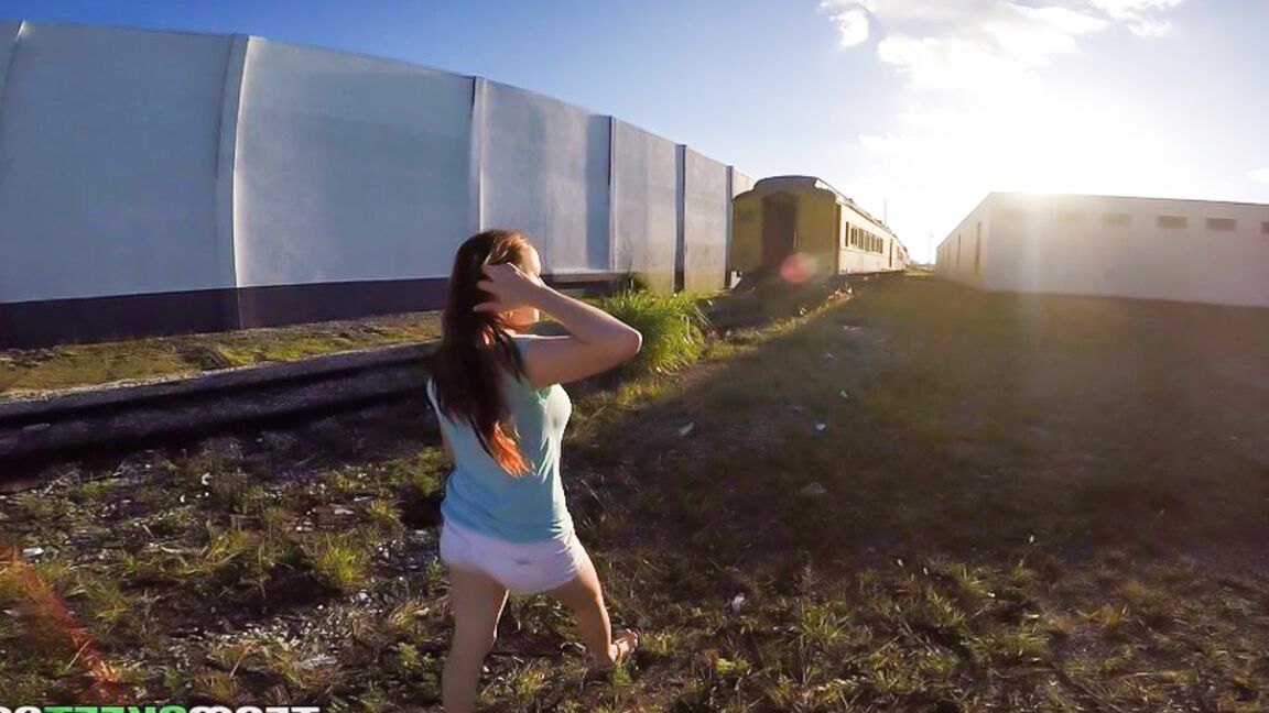 17P Redhead Leigh Rose, Peter Green on knees for cock & cash in abandoned trailer