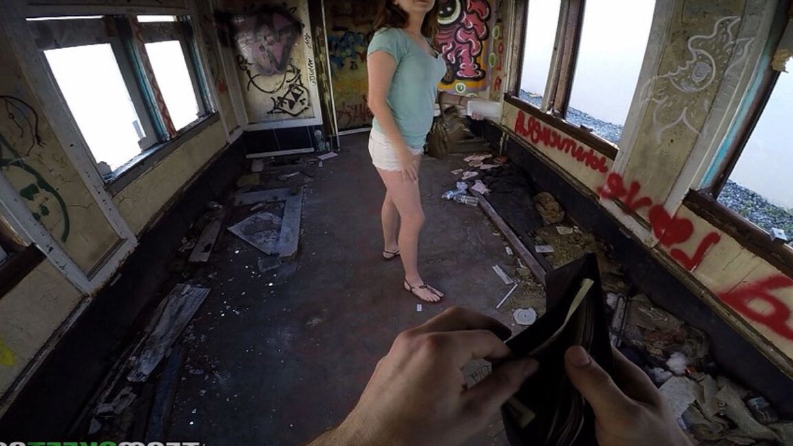 17P Redhead Leigh Rose, Peter Green on knees for cock & cash in abandoned trailer