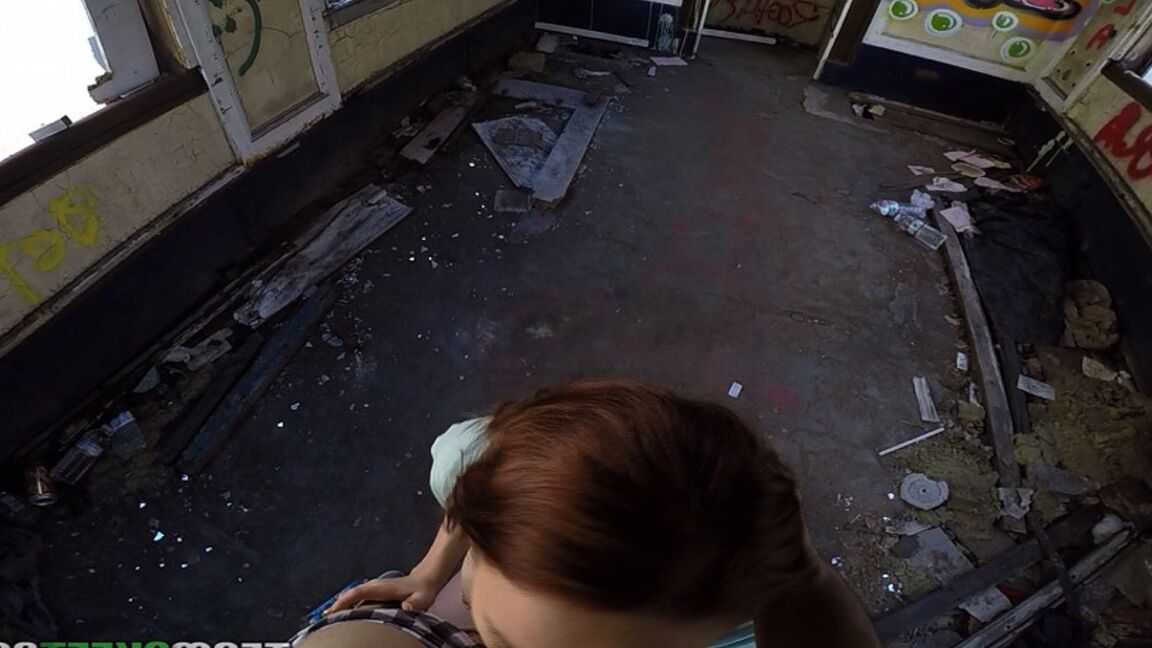 17P Redhead Leigh Rose, Peter Green on knees for cock & cash in abandoned trailer