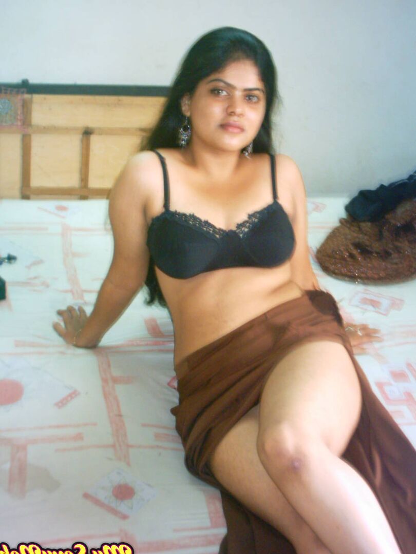 15P india gordita revela sus tetas naturales