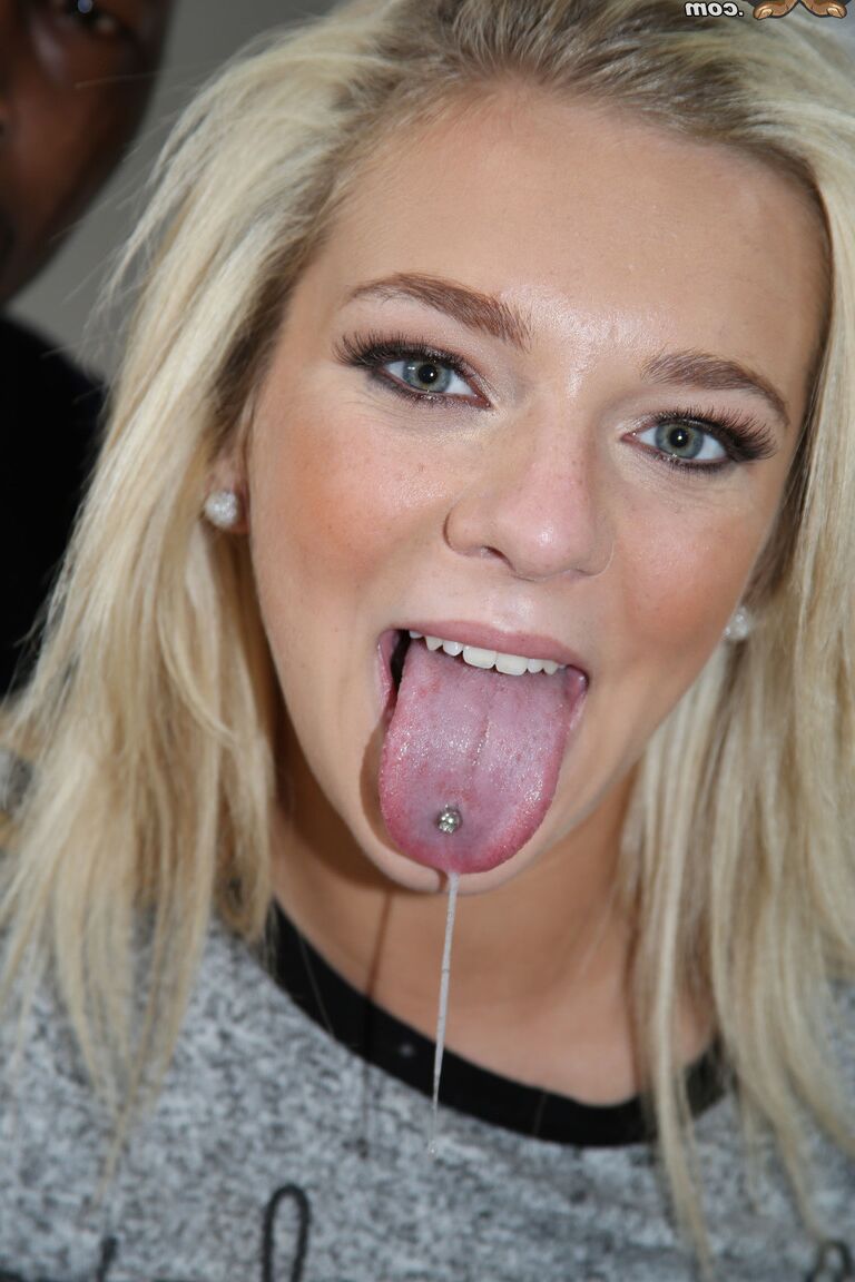 21P La jolie teen blonde Tiffany Watson baise une BBC pendant que sa poule mouillée de petit ami regarde