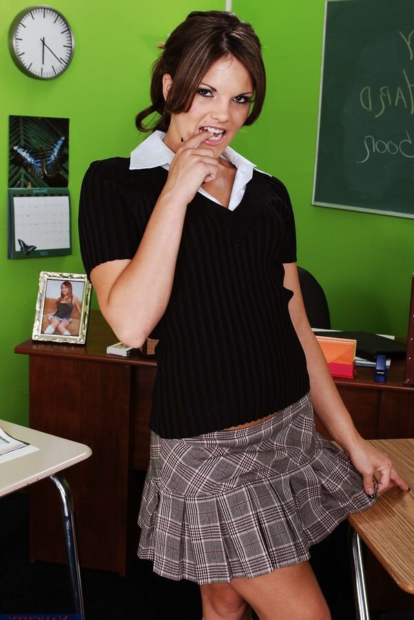 21P Naughty Bookworms Cheyne Collins, Mackenzee Pierce
