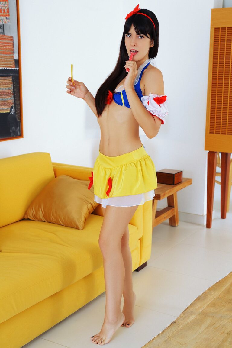 21P Met Art Leni Doll