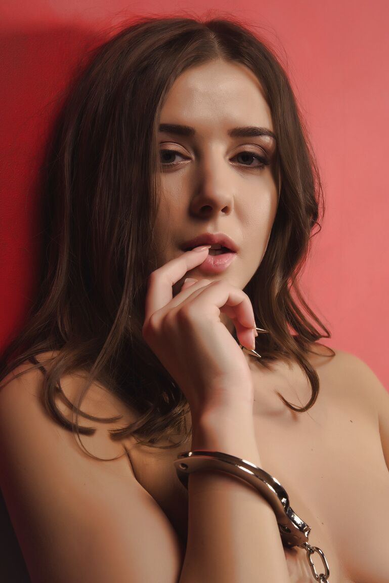 18P Sybil A gets rid of handcuffs, takes black lingerie off, and remains in collar