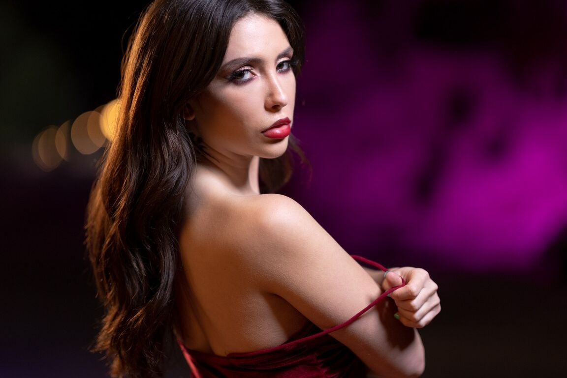 Die 15P-Teenie-Pornostars Jane Wilde und Lily Larimar haben einen Dreier mit Mick Blue