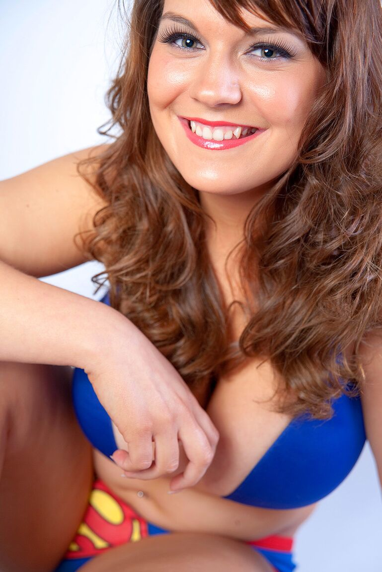 16P Amateur model Hannah Sharp takes off her glasses for several lingerie changes