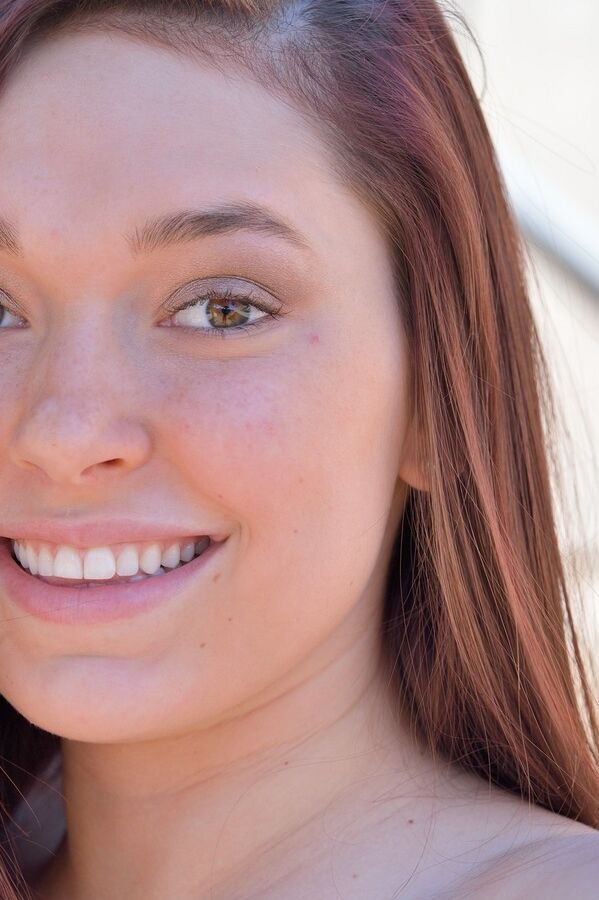 16P Teen exhibitionist Erin gets totally naked while visiting a public zoo
