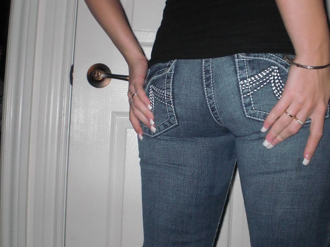 12P Monroe pulls down her jeans and proves she isnt wearing any panties