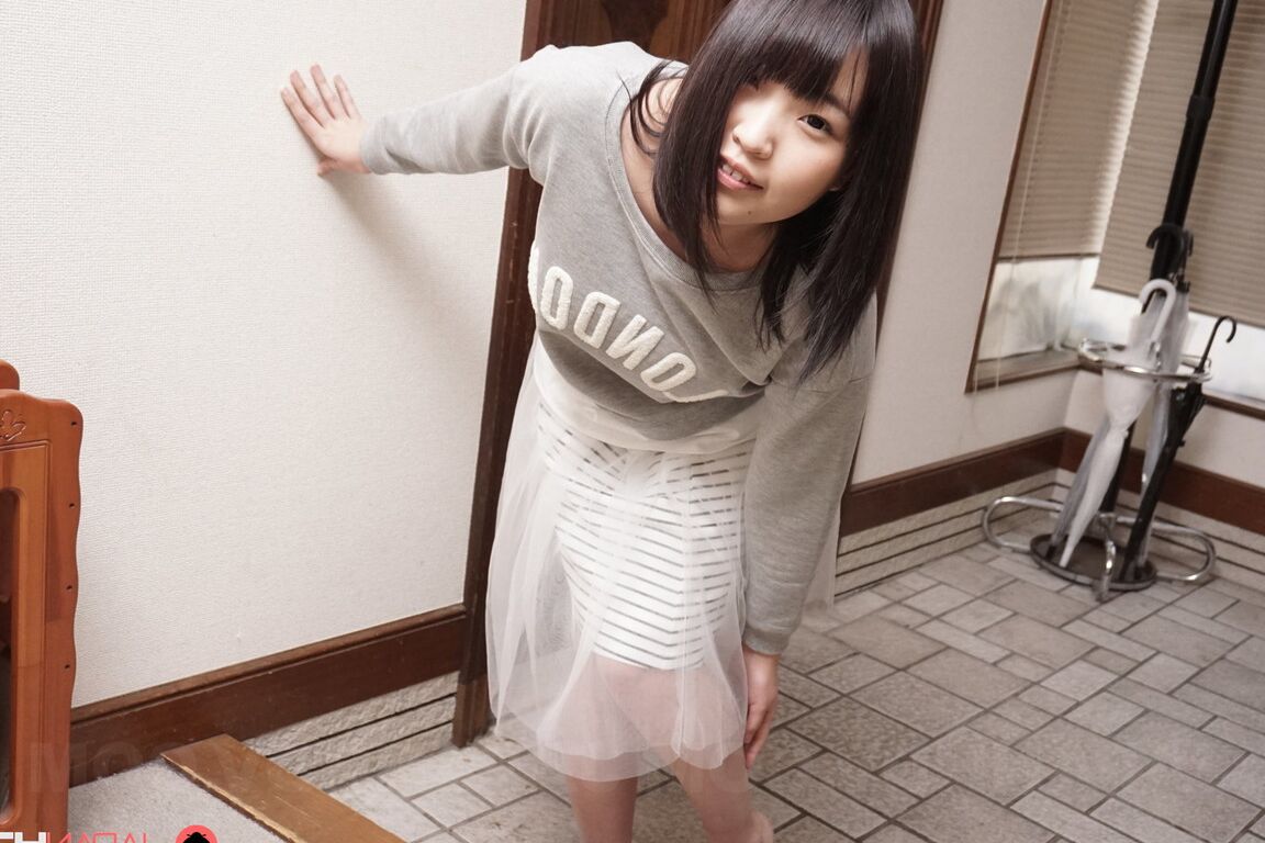21P La dulzura japonesa Riku Nekota estira su almeja antes de hacer una mamada