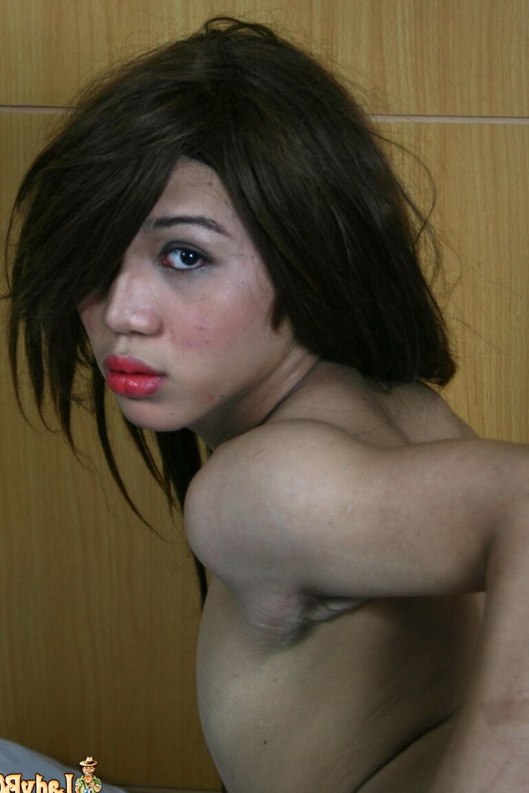 21P Ladyboy Player エモキュート