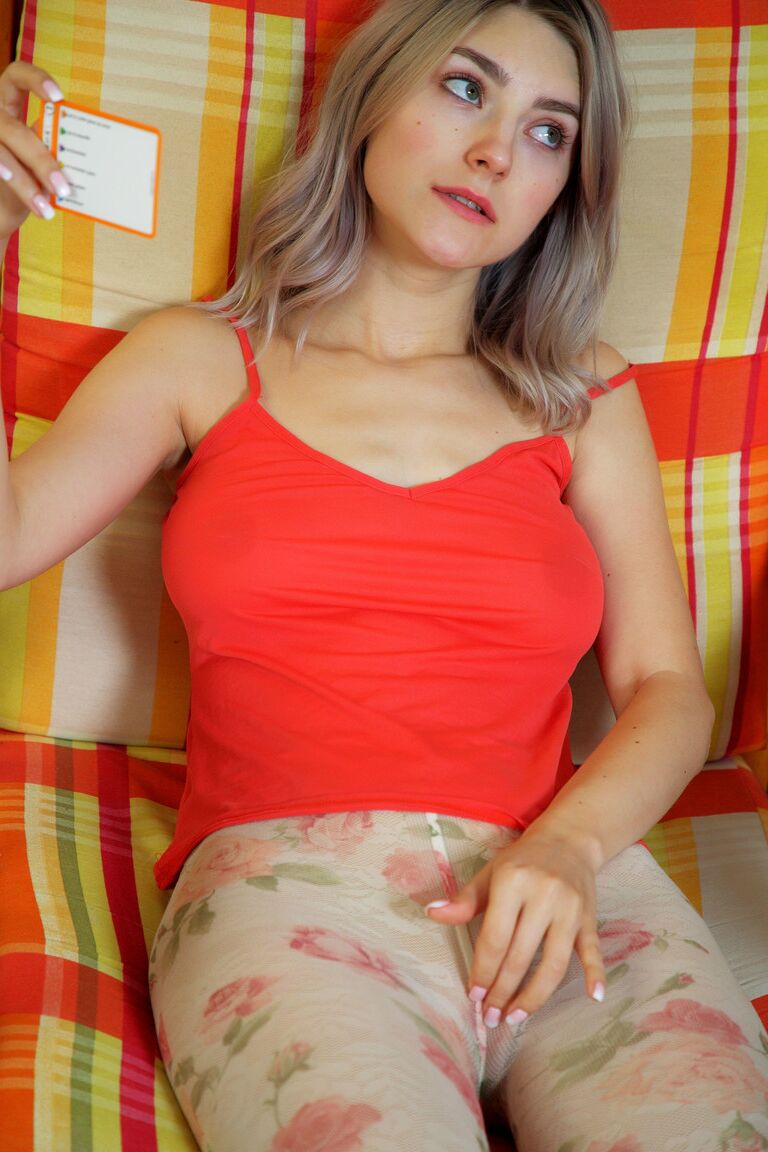 21P Loira adolescente Eva Elfie tiras