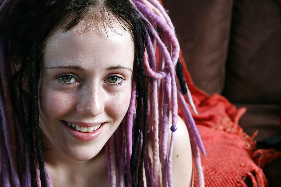 16P Cute dreadlock attired amateur Jade L posing in bra and underwear