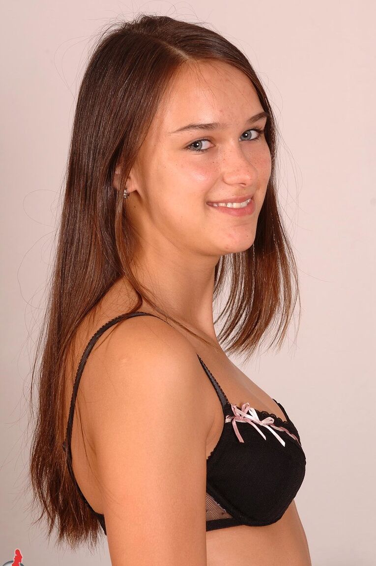 21P Mundo Pornô Victoria Doce