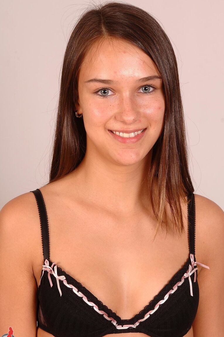 21P Mundo Pornô Victoria Doce