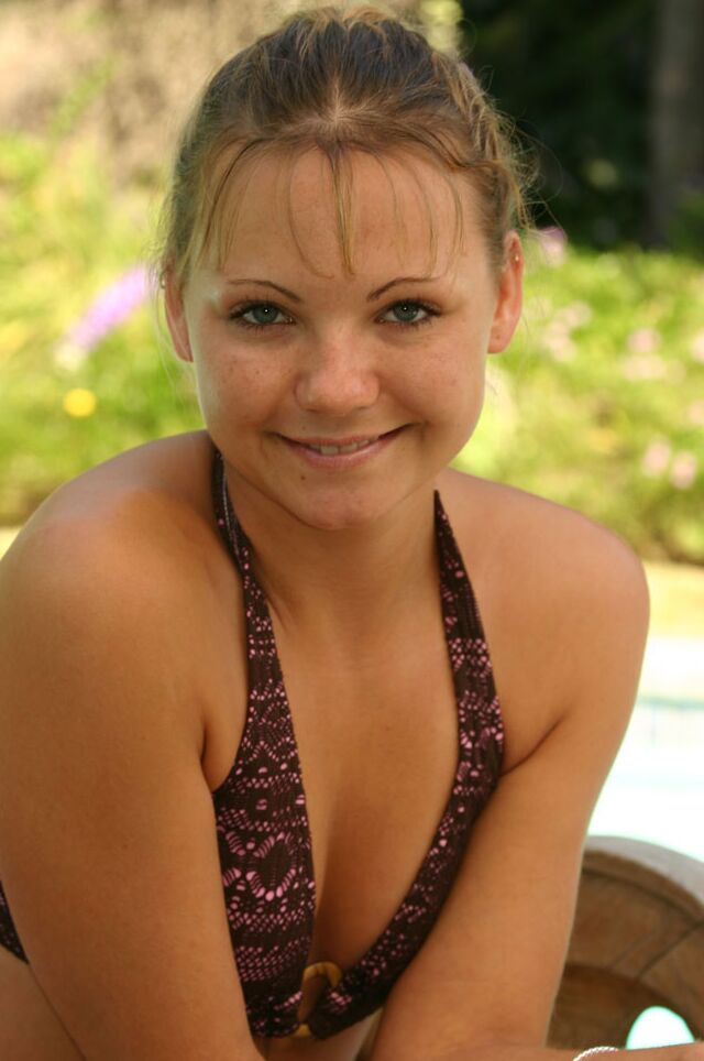 16P Amateur chick Skylynn smokes while removing a bikini to pose nude