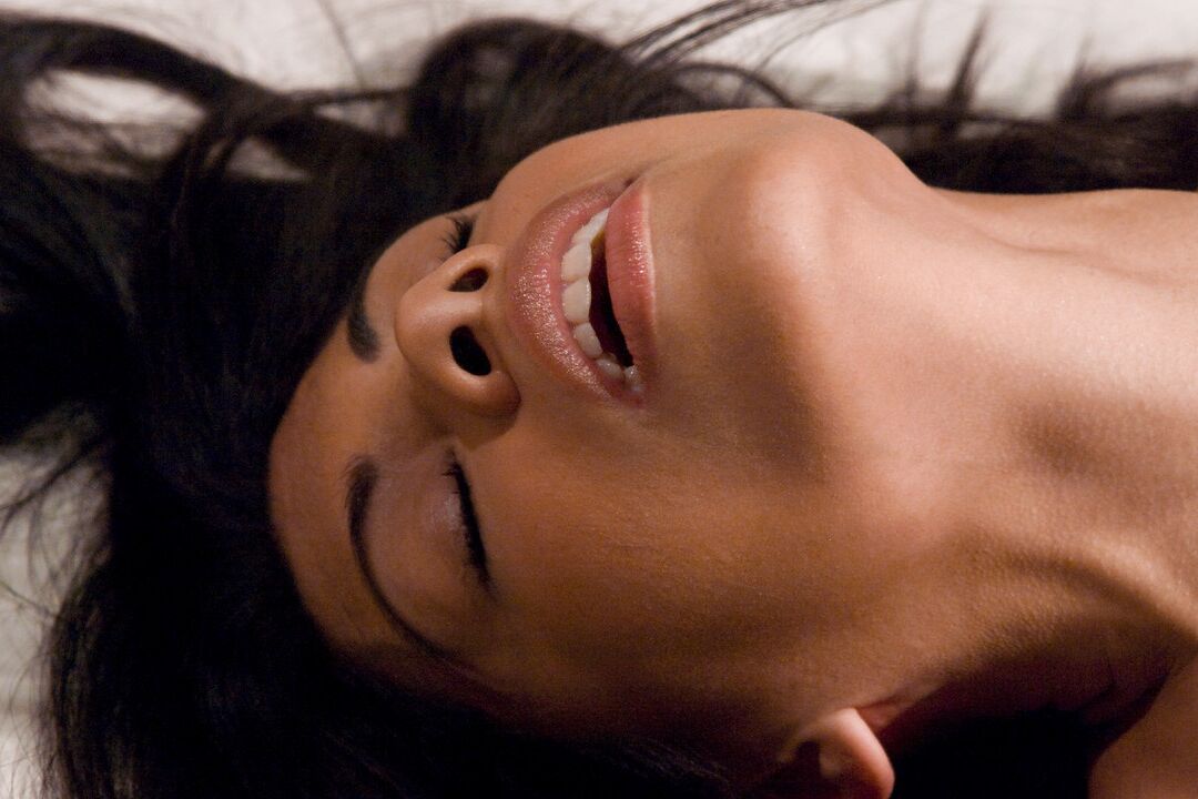 21P Fucking Machines Cassandra Cruz