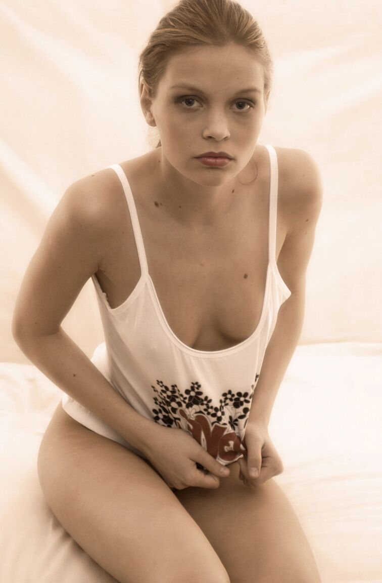 21P Met Art Eva A