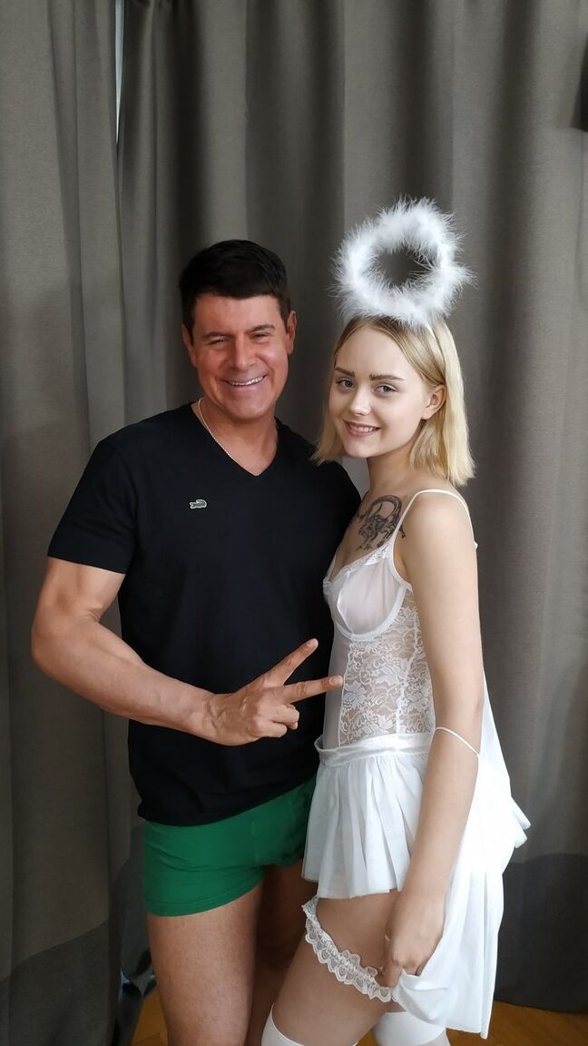 21P Imoral ao vivo Emily Cutie, Porno Dan
