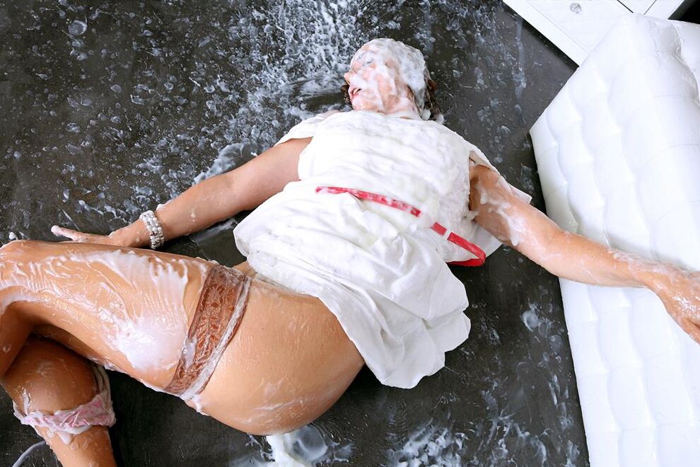 15P Clothed woman gets covered from head to toe in cum via a gloryhole