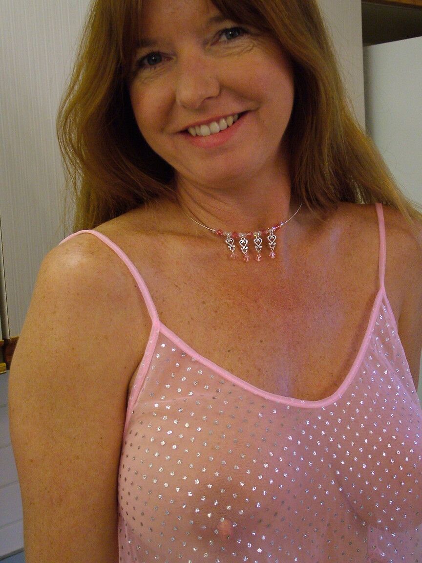 21P Playful mature housewife fucking herself with utensils on the kitchen counter