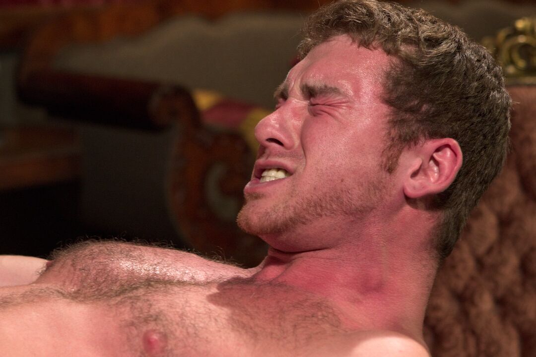 16P Divine Bitches Connor Maguire, Maitresse Madeline Marlowe