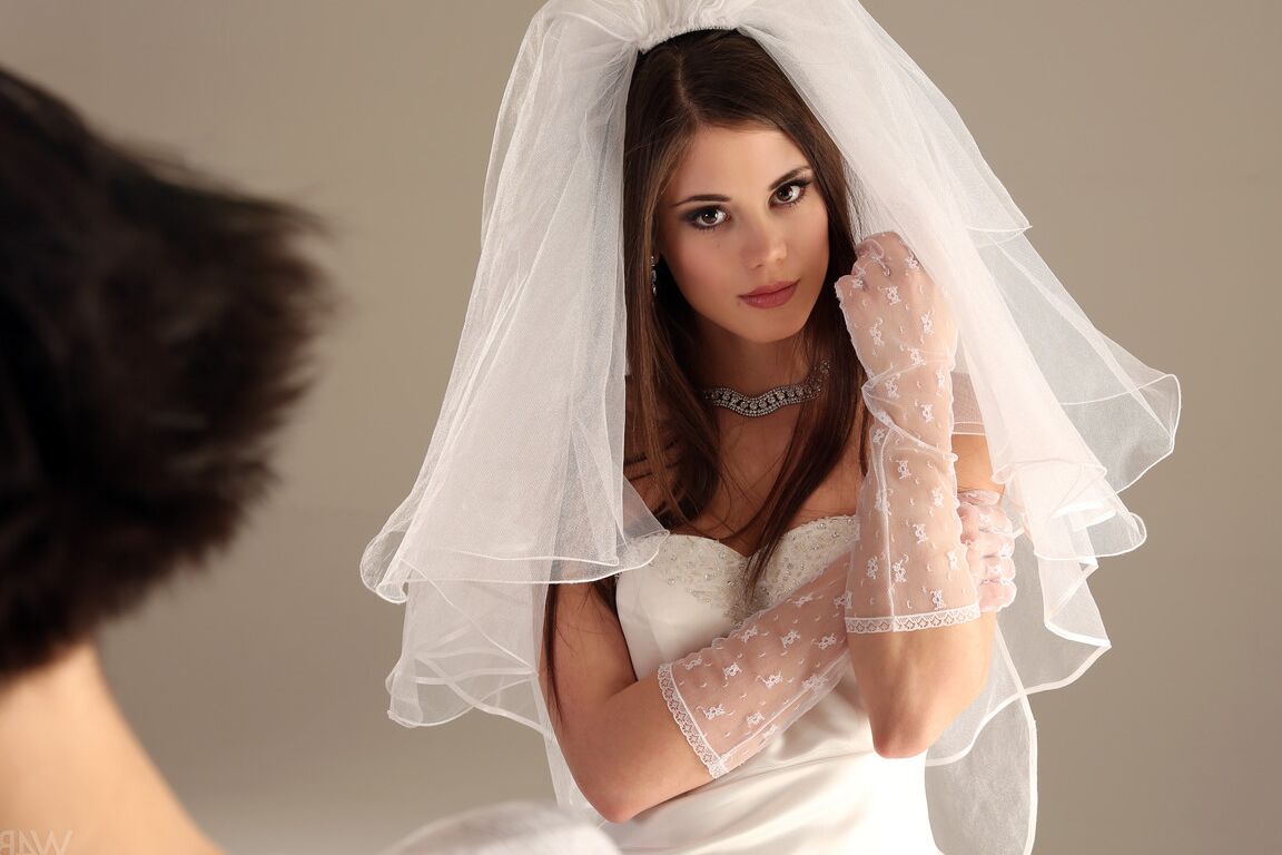 20P Slim adolescente Little Caprice posa em meias