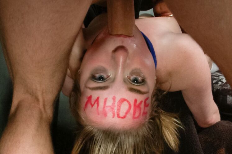 15P Jessie Parker is a horny little slut who is anxious to shake off her