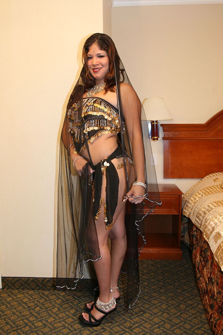 15P White Ghetto Bumikia High Heels Indian Ass