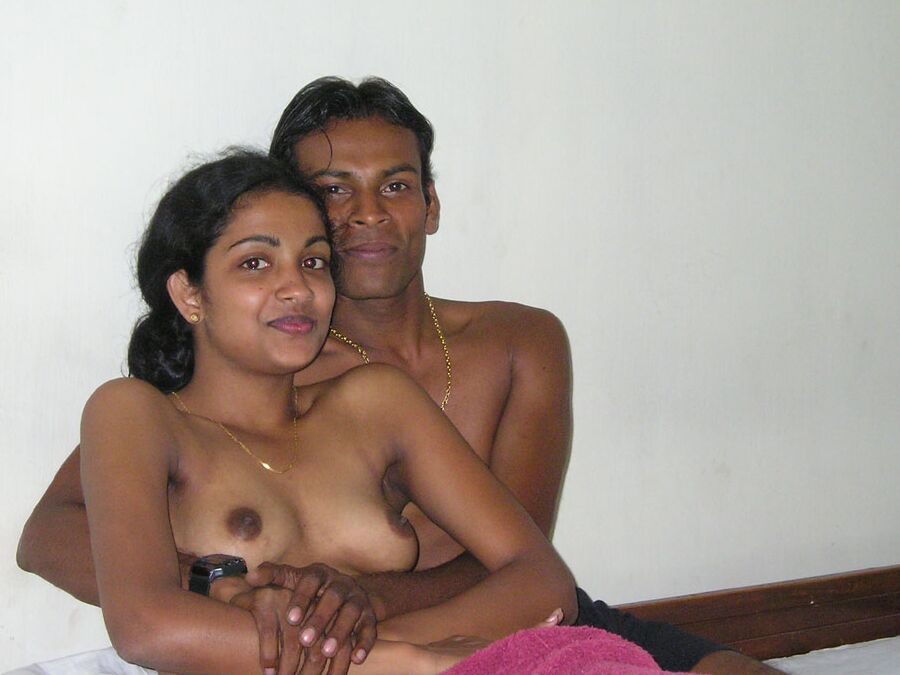 10P Namorada indiana peituda é capturada nua durante sexo com o namorado
