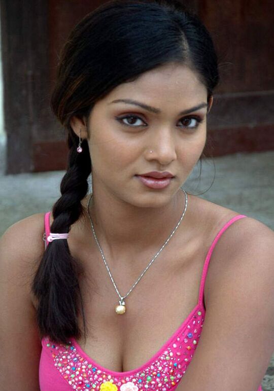 10P Indian females model in their clothes and totally naked as well