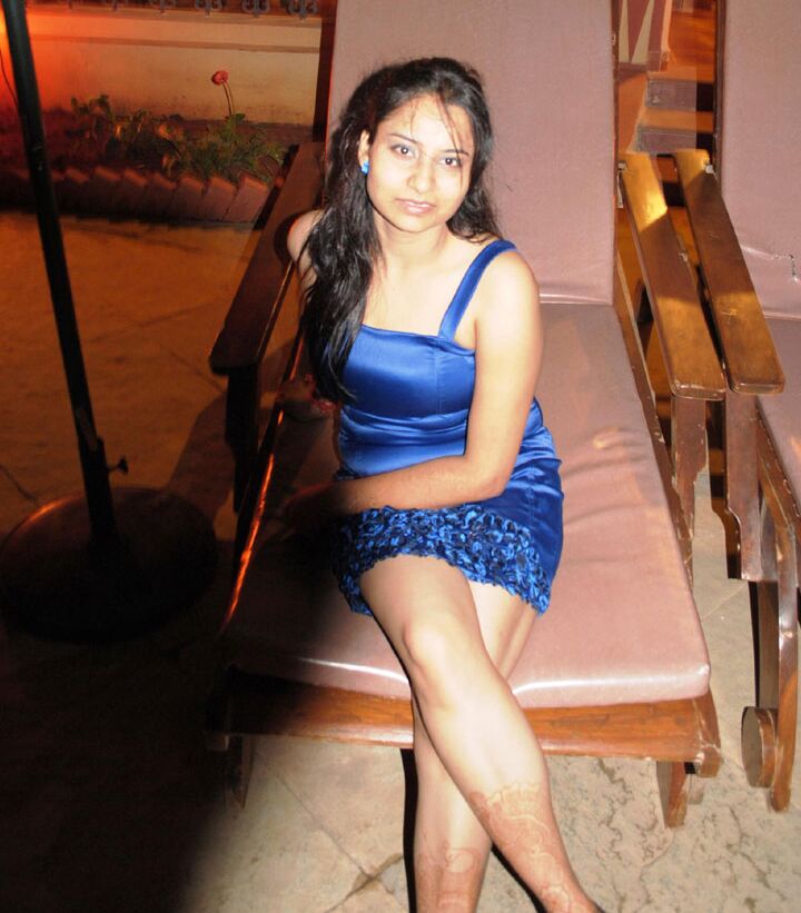 10P Indian females model in their clothes and totally naked as well