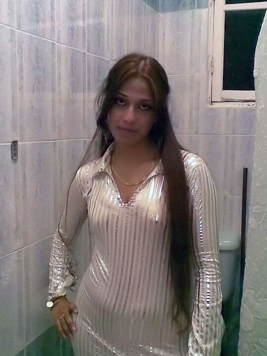 10P Modèles féminins indiens sexy dans sa lingerie pendant une action non nue