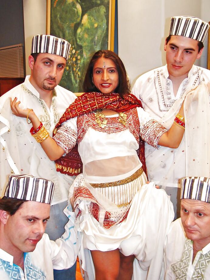 16P Salacious indian lassie has a wild groupsex with four well-hung guys